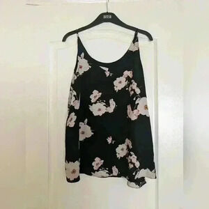 Reitmans  r essentials black cami top with flowers